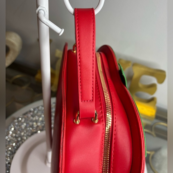 strawberry-shaped crossbody bag NWT - Picture 6 of 8